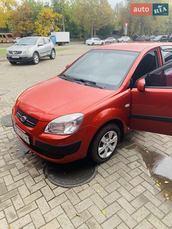 Хэтчбек Kia Rio 2007 в Николаеве