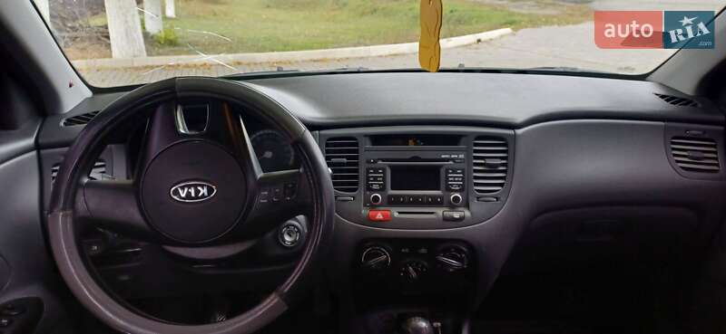 Седан Kia Rio 2011 в Магдалиновке фото 3 Седан Kia Rio 2011 в Магдалиновке