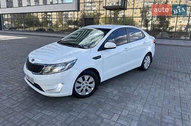 Седан Kia Rio 2012 в Днепре