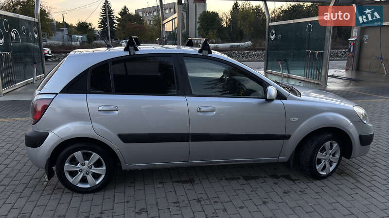 Хэтчбек Kia Rio 2009 в Ивано-Франковске фото 7 Хэтчбек Kia Rio 2009 в Ивано-Франковске