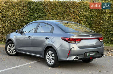 Седан Kia Rio 2021 в  фото 18 Седан Kia Rio 2021 в