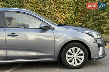 Седан Kia Rio 2021 в  фото 26 Седан Kia Rio 2021 в