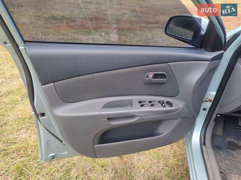 Седан Kia Rio 2007 в Полтаве