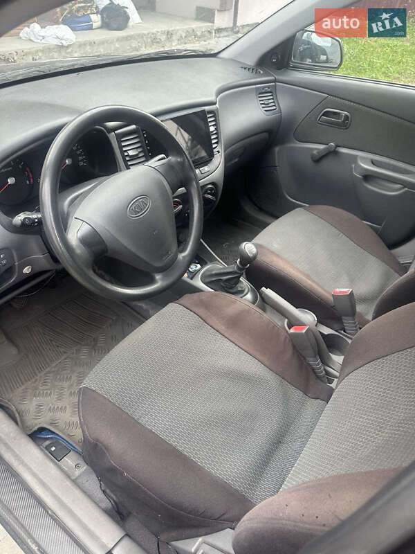 Седан Kia Rio 2009 в Киеве