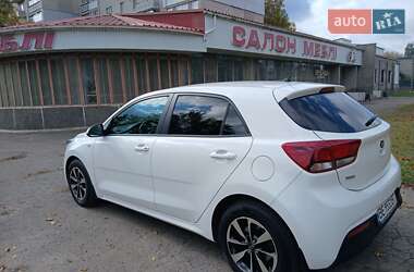 Хэтчбек Kia Rio 2017 в 