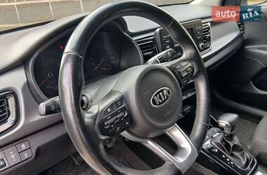 Хэтчбек Kia Rio 2017 в 