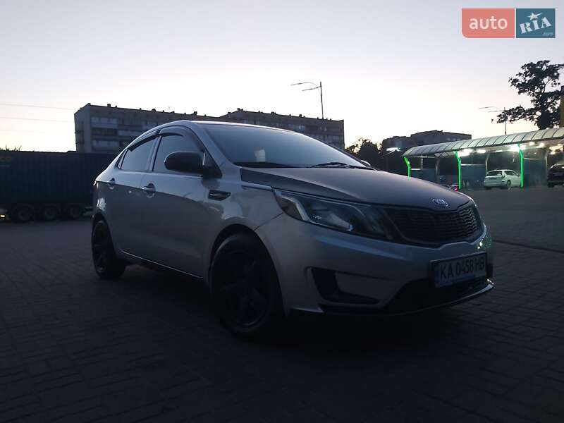 Седан Kia Rio 2013 в Киеве