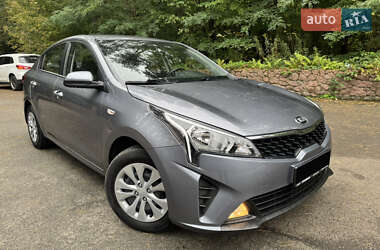 Седан Kia Rio 2021 в 