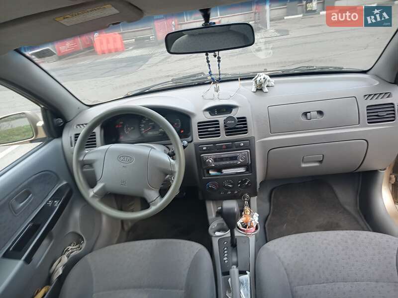 Универсал Kia Rio 2005 в Киеве