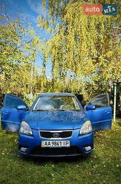 Седан Kia Rio 2010 в 