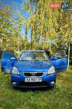 Седан Kia Rio 2010 в 