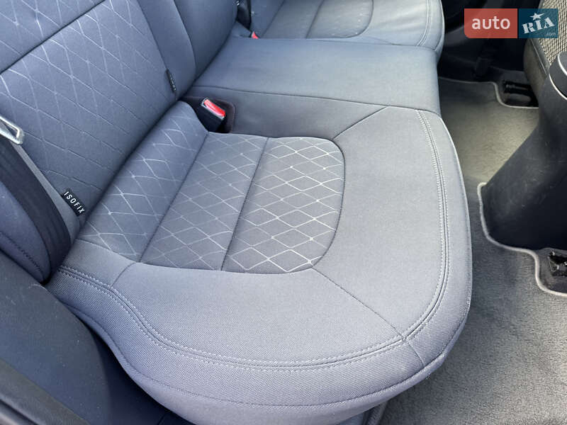 Седан Kia Rio 2016 в Києві