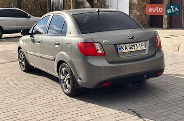 Седан Kia Rio 2011 в 