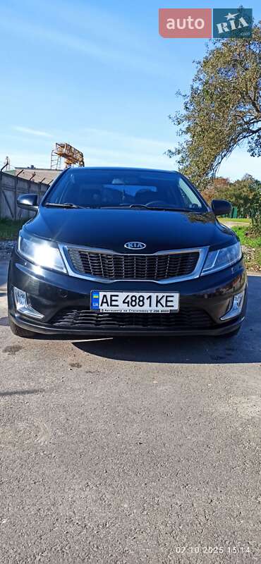 Седан Kia Rio 2011 в 