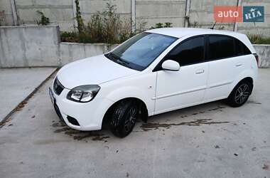 Хэтчбек Kia Rio 2010 в Киеве