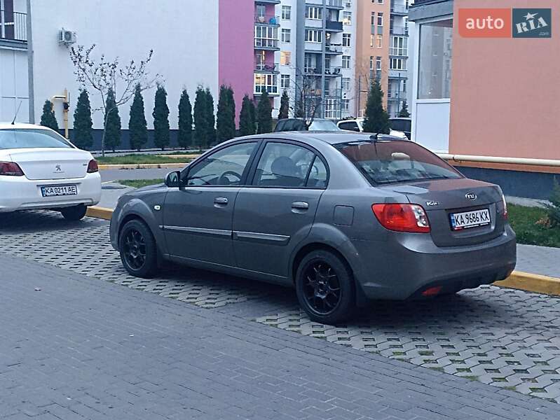 Хетчбек Kia Rio 2011 в Києві