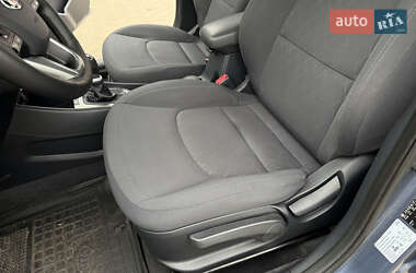 Седан Kia Rio 2017 в 