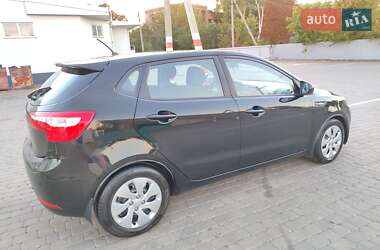 Хэтчбек Kia Rio 2012 в 
