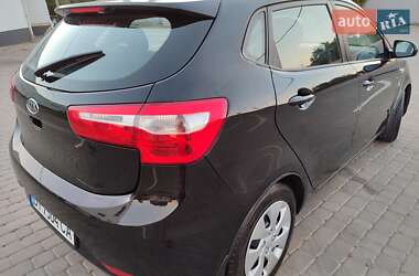Хэтчбек Kia Rio 2012 в 
