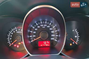 Хэтчбек Kia Rio 2012 в 