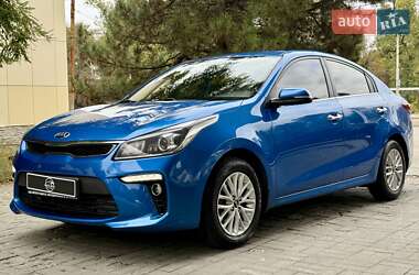 Седан Kia Rio 2018 в Днепре