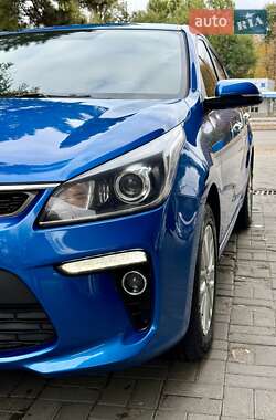 Седан Kia Rio 2018 в  фото 5 Седан Kia Rio 2018 в