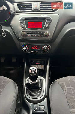 Седан Kia Rio 2013 в 