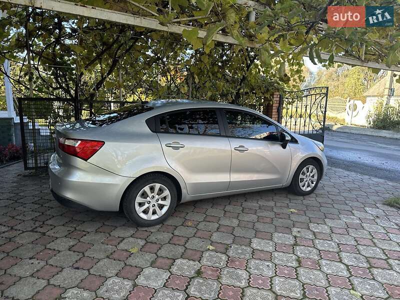 Седан Kia Rio 2014 в Вараші фото 11 Седан Kia Rio 2014 в Вараші
