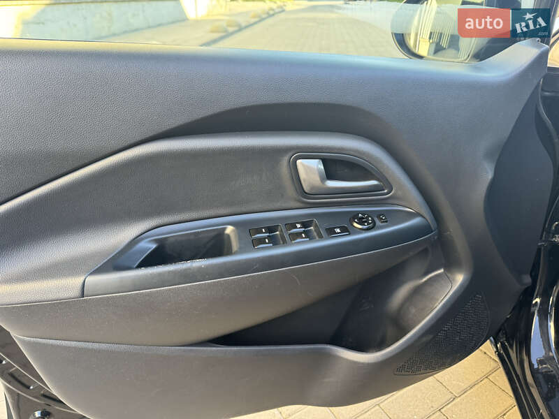 Хетчбек Kia Rio 2015 в Львові фото 16 Хетчбек Kia Rio 2015 в Львові