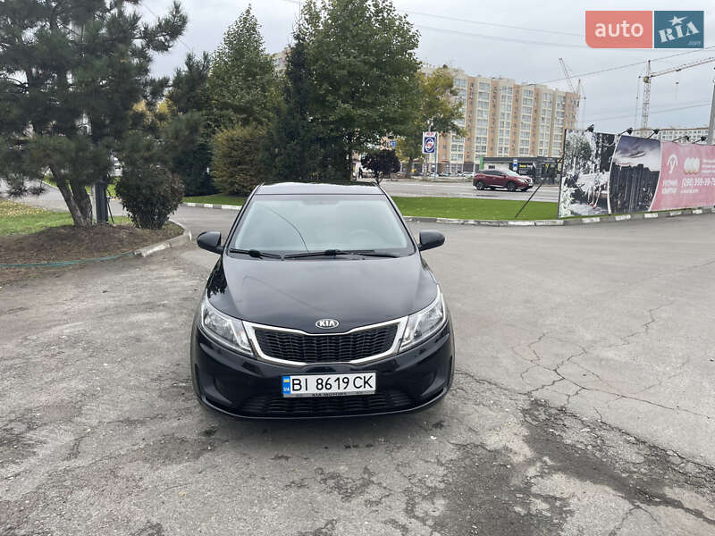 Седан Kia Rio 2013 в Киеве