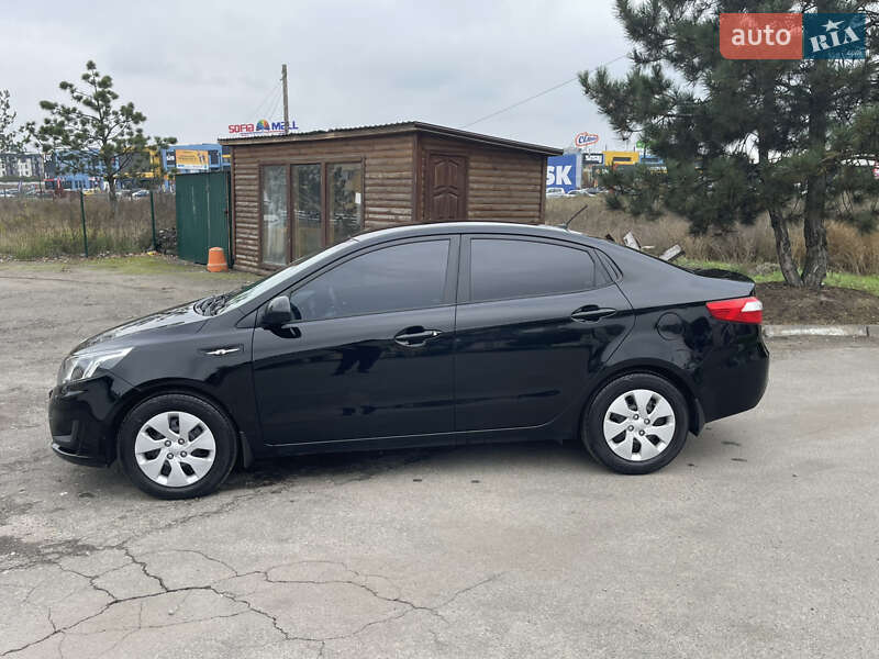Седан Kia Rio 2013 в Киеве
