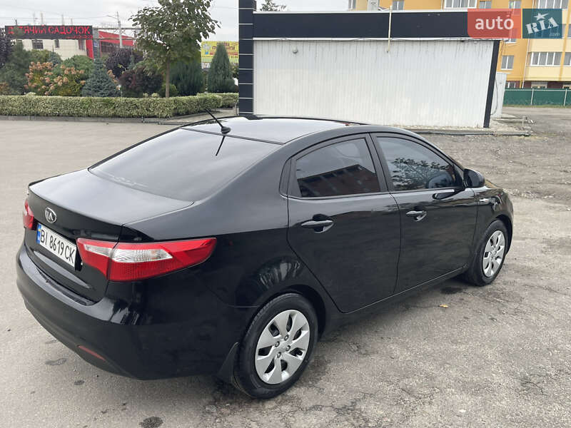 Седан Kia Rio 2013 в Киеве