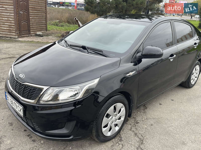 Седан Kia Rio 2013 в Киеве