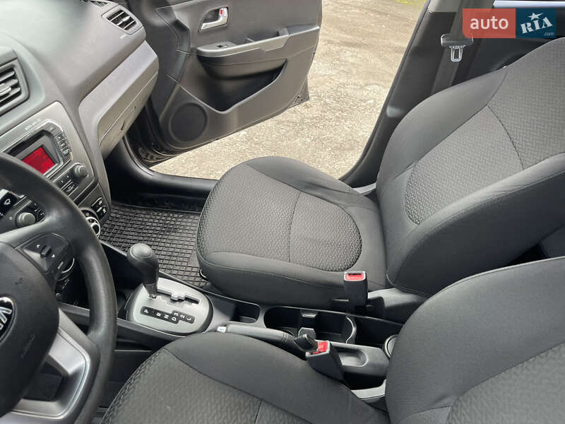 Седан Kia Rio 2013 в Киеве