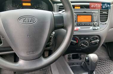 Седан Kia Rio 2008 в  фото 9 Седан Kia Rio 2008 в