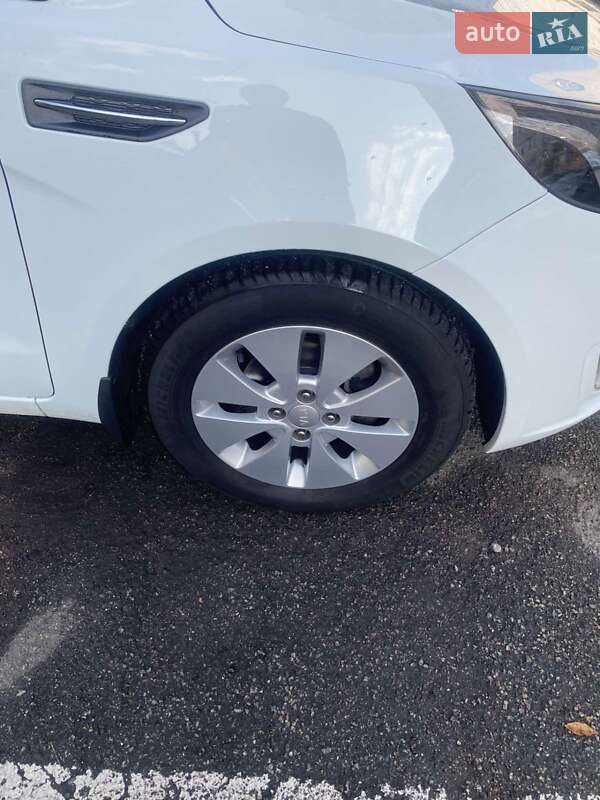 Седан Kia Rio 2012 в Киеве фото 20 Седан Kia Rio 2012 в Киеве