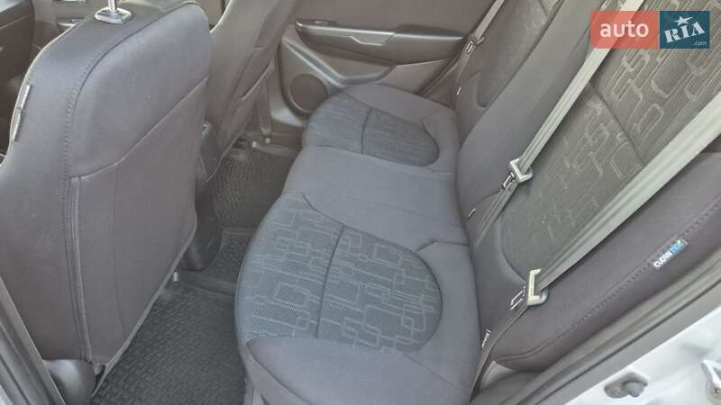 Седан Kia Rio 2013 в Миколаєві