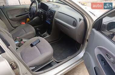 Универсал Kia Rio 2002 в  фото 2 Универсал Kia Rio 2002 в