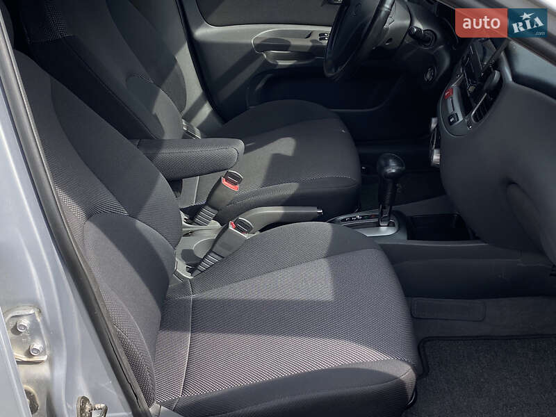 Хэтчбек Kia Rio 2006 в Самборе фото 52 Хэтчбек Kia Rio 2006 в Самборе