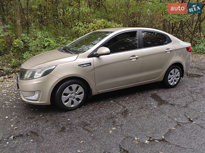 Седан Kia Rio 2012 в Киеве фото 4 Седан Kia Rio 2012 в Киеве