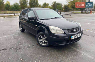Хэтчбек Kia Rio 2005 в Корсуне-Шевченковском