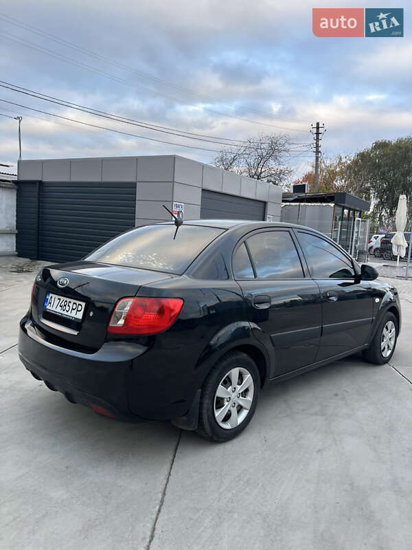 Седан Kia Rio 2010 в Белой Церкви