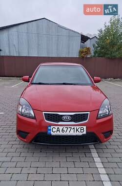 Седан Kia Rio 2010 в Черкассах Седан Kia Rio 2010 в Черкассах