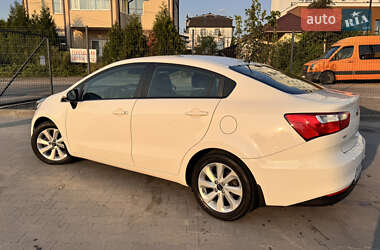 Седан Kia Rio 2016 в Киеве