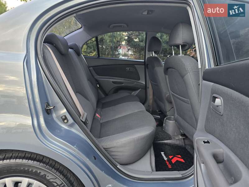 Седан Kia Rio 2006 в Хмельницькому