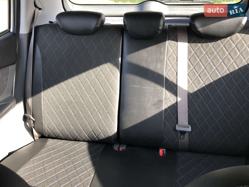 Хэтчбек Kia Rio 2009 в Хмельницком фото 19 Хэтчбек Kia Rio 2009 в Хмельницком