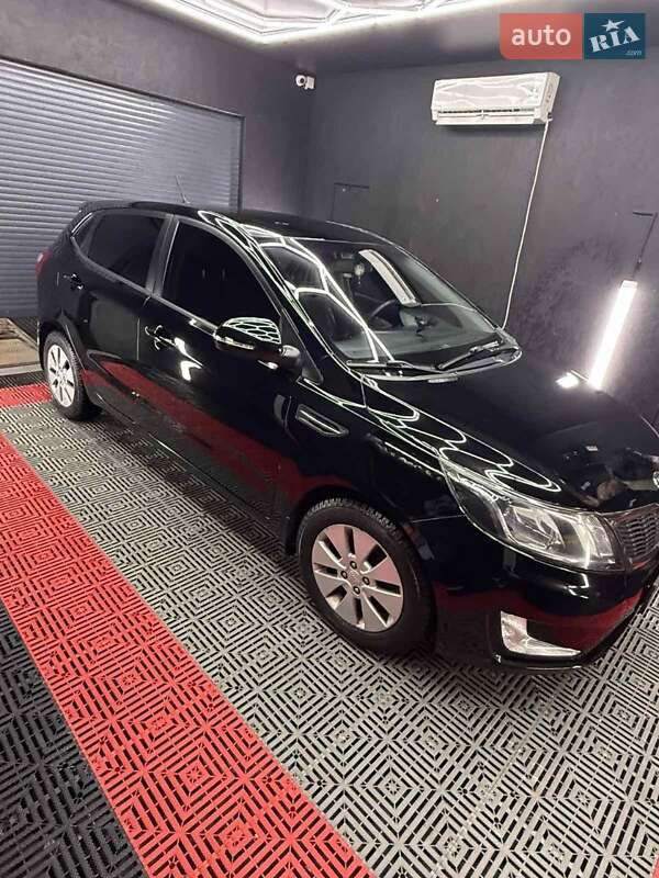 Хэтчбек Kia Rio 2012 в Днепре фото 2 Хэтчбек Kia Rio 2012 в Днепре