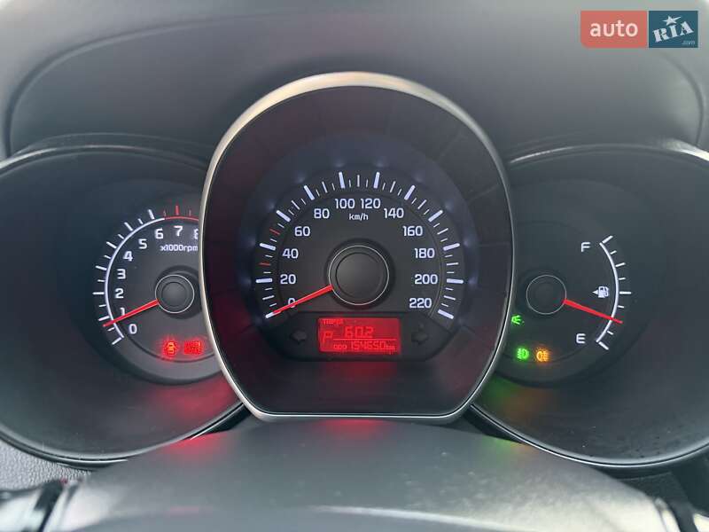 Седан Kia Rio 2012 в Києві