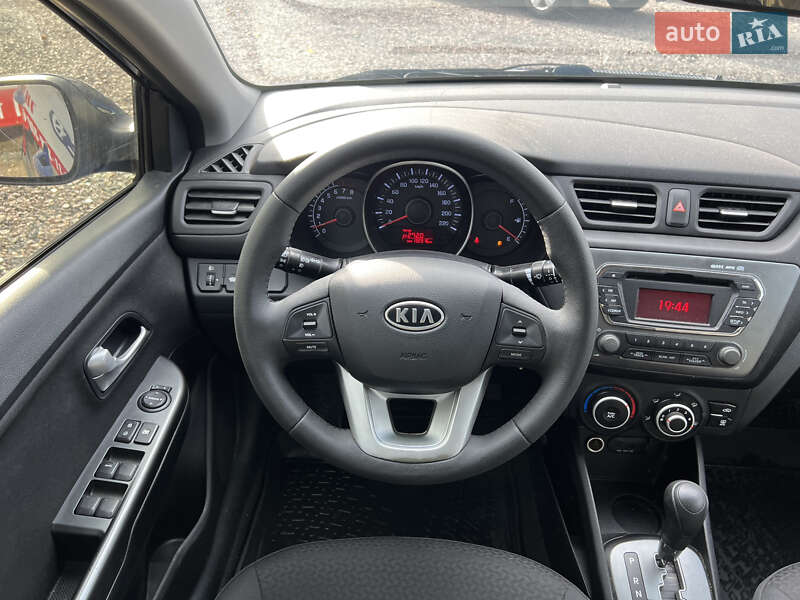 Седан Kia Rio 2012 в Черкассах