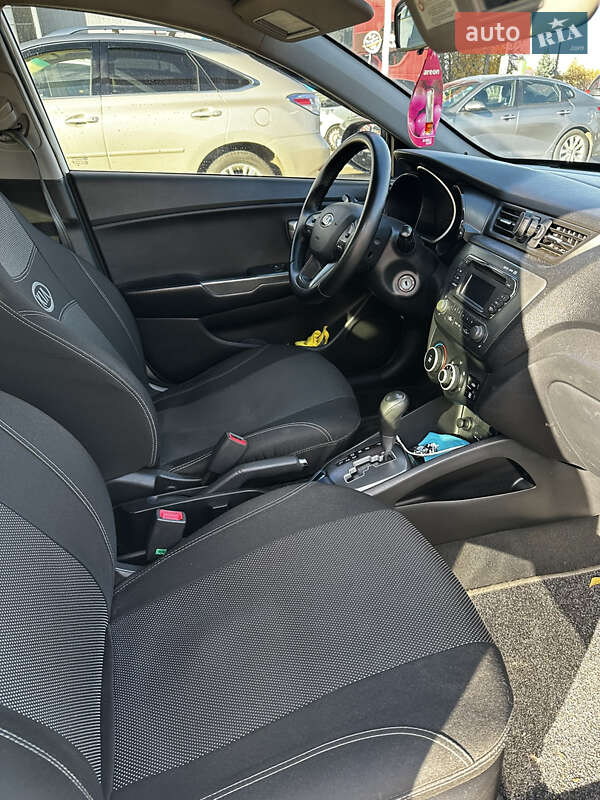 Седан Kia Rio 2013 в Киеве фото 5 Седан Kia Rio 2013 в Киеве